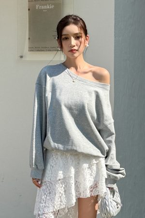 Lightweight Gray Off-Shoulder Sweatshirt for Women - Loose Fit Long Sleeve Top, Perfect for Spring & 90s-Inspired Style