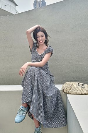Lightweight High-Waisted Long Skirt Set with Checkered Short-Sleeve Top - Trendy 2-Piece Outfit for Summer Style