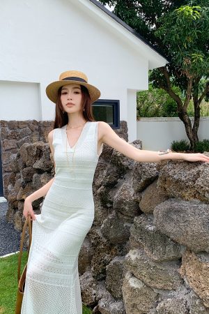 Lightweight High-Waisted V-Neck Hollow Knit Dress for Women - Slim Fit Long Skirt Perfect for Spring and Summer Style