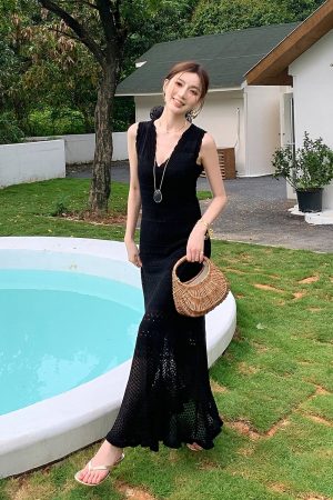 Lightweight High-Waisted V-Neck Hollow Knit Dress for Women - Slim Fit Long Skirt Perfect for Spring and Summer Style