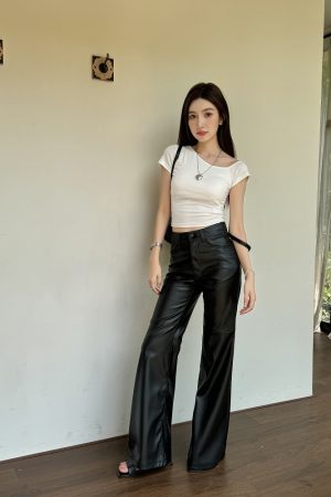 Lightweight High-Waisted Wide-Leg Flared Pants for Women - Slimming Mid-Rise Floor-Length PU Leather Trousers for Spring & Autumn