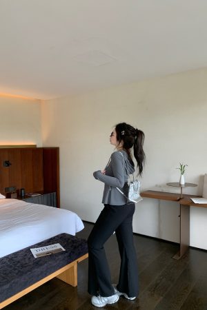 Lightweight Korean Style Cardigan for Yoga - UPF50+ Sun Protection, Anti-Ultraviolet, Slightly Chubby Small Waist, Comic Print Design