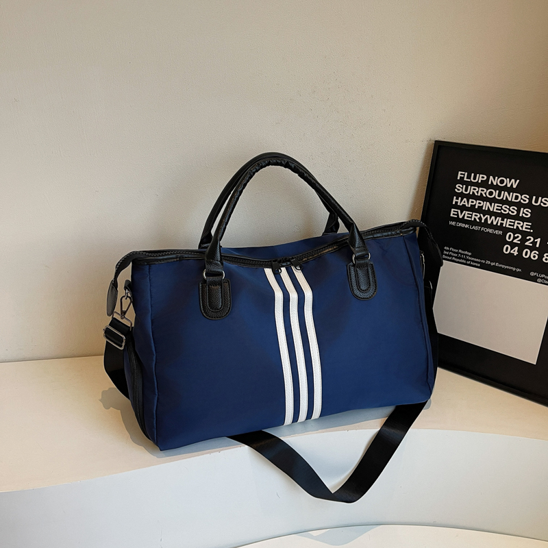 Lightweight Large-Capacity Commuter Travel Bag - Versatile Shoulder Bag for Business Trips, Gym, and Maternity Needs Lightweight Large-Capacity Commuter Travel Bag - Versatile Shoulder Bag for Business Trips, Gym, and Maternity Needs