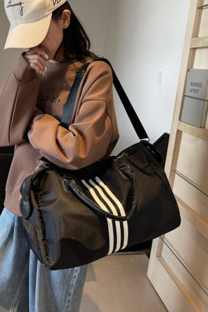 Lightweight Large-Capacity Commuter Travel Bag - Versatile Shoulder Bag for Business Trips, Gym, and Maternity Needs