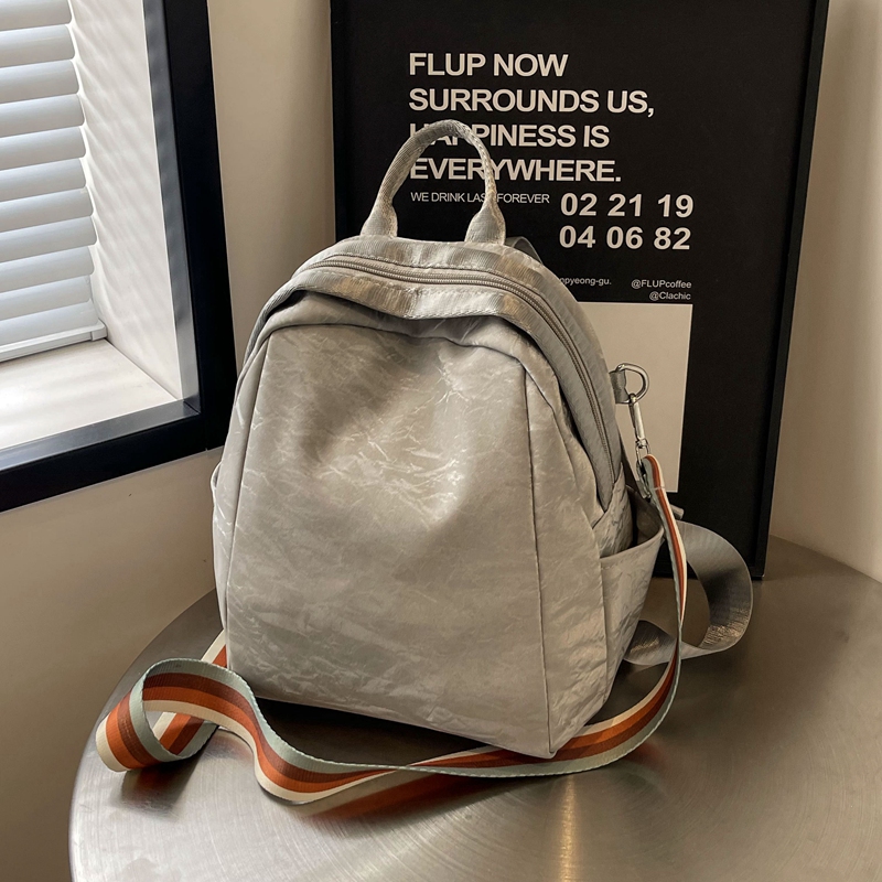 Lightweight Large Capacity Mommy Backpack, Dual-Use Diaper Bag for Moms & Infants, Ideal for Work, Travel, and School Commutes Lightweight Large Capacity Mommy Backpack, Dual-Use Diaper Bag for Moms & Infants, Ideal for Work, Travel, and School Commutes