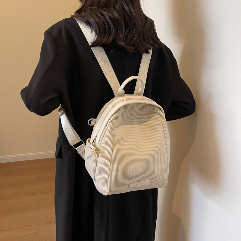 Lightweight Large Capacity Mommy Backpack, Dual-Use Diaper Bag for Moms & Infants, Ideal for Work, Travel, and School Commutes Lightweight Large Capacity Mommy Backpack, Dual-Use Diaper Bag for Moms & Infants, Ideal for Work, Travel, and School Commutes