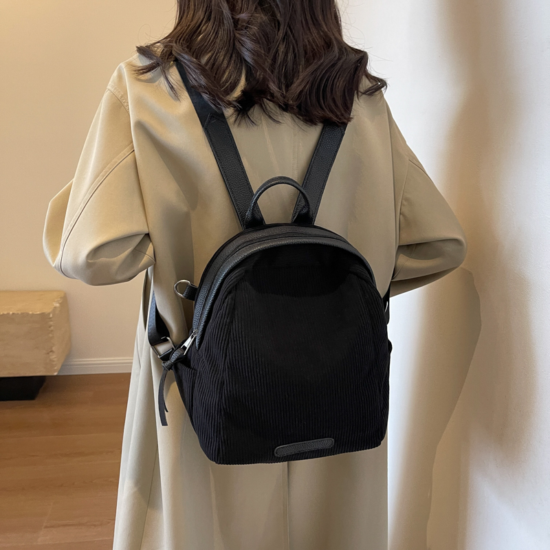 Lightweight Large Capacity Mommy Backpack, Dual-Use Diaper Bag for Moms & Infants, Ideal for Work, Travel, and School Commutes Lightweight Large Capacity Mommy Backpack, Dual-Use Diaper Bag for Moms & Infants, Ideal for Work, Travel, and School Commutes