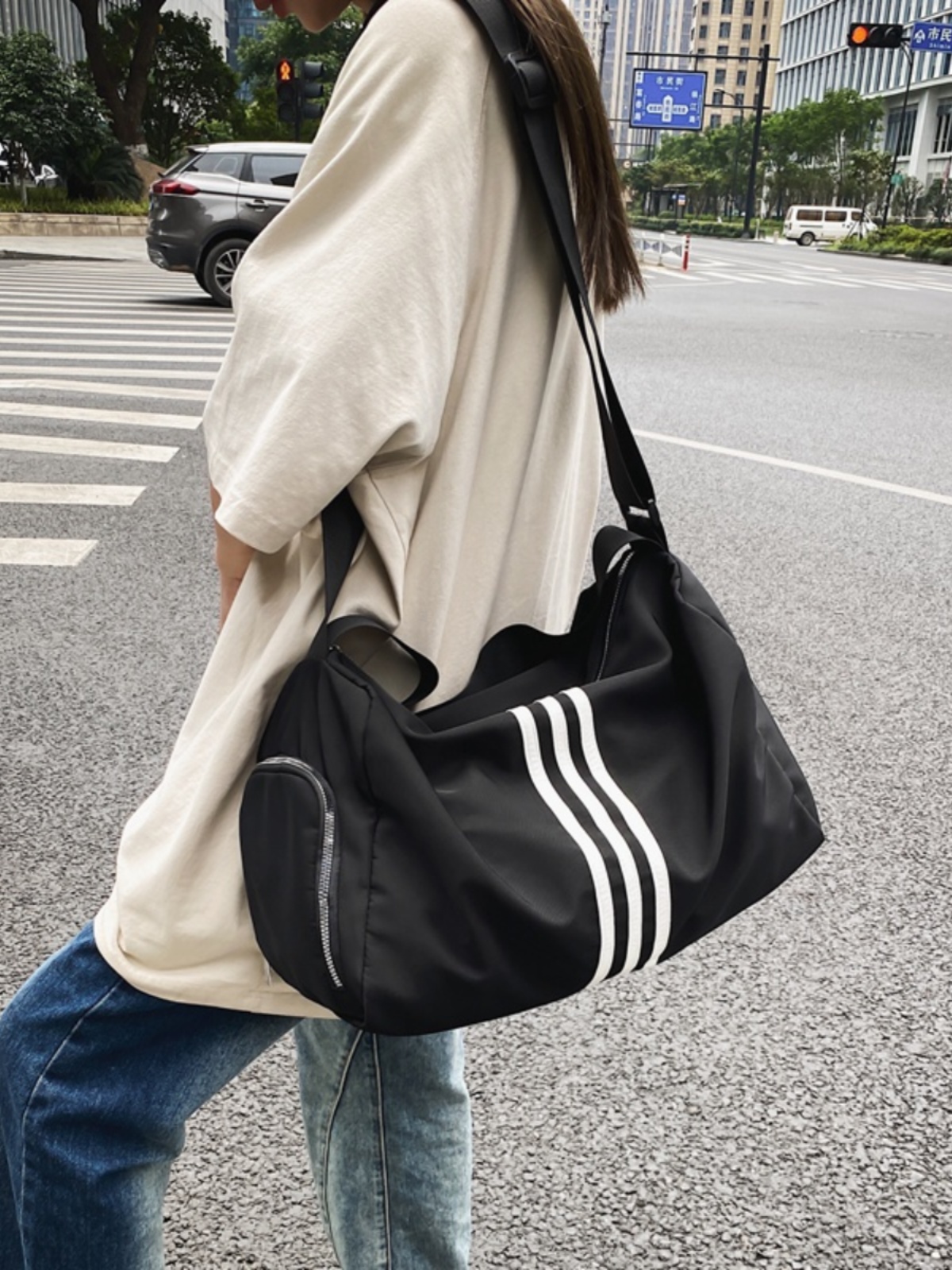 Lightweight Large-Capacity Sports Yoga Fitness Bag with Dry and Wet Separation - Versatile Crossbody Travel Luggage Storage Bag Lightweight Large-Capacity Sports Yoga Fitness Bag with Dry and Wet Separation - Versatile Crossbody Travel Luggage Storage Bag