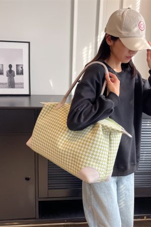 Lightweight Large-Capacity Travel Bag for Commuting, Gym, and Maternity - Versatile Short-Distance Business Trip Tote