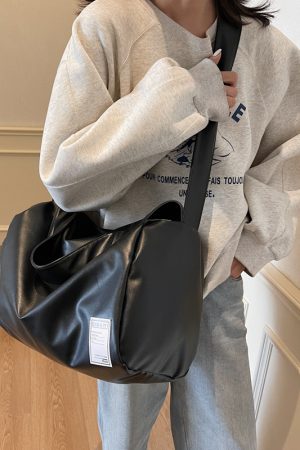 Lightweight Large-Capacity Travel Bag for Women - Versatile Crossbody Sports Bag for Fitness and Short-Distance Travel