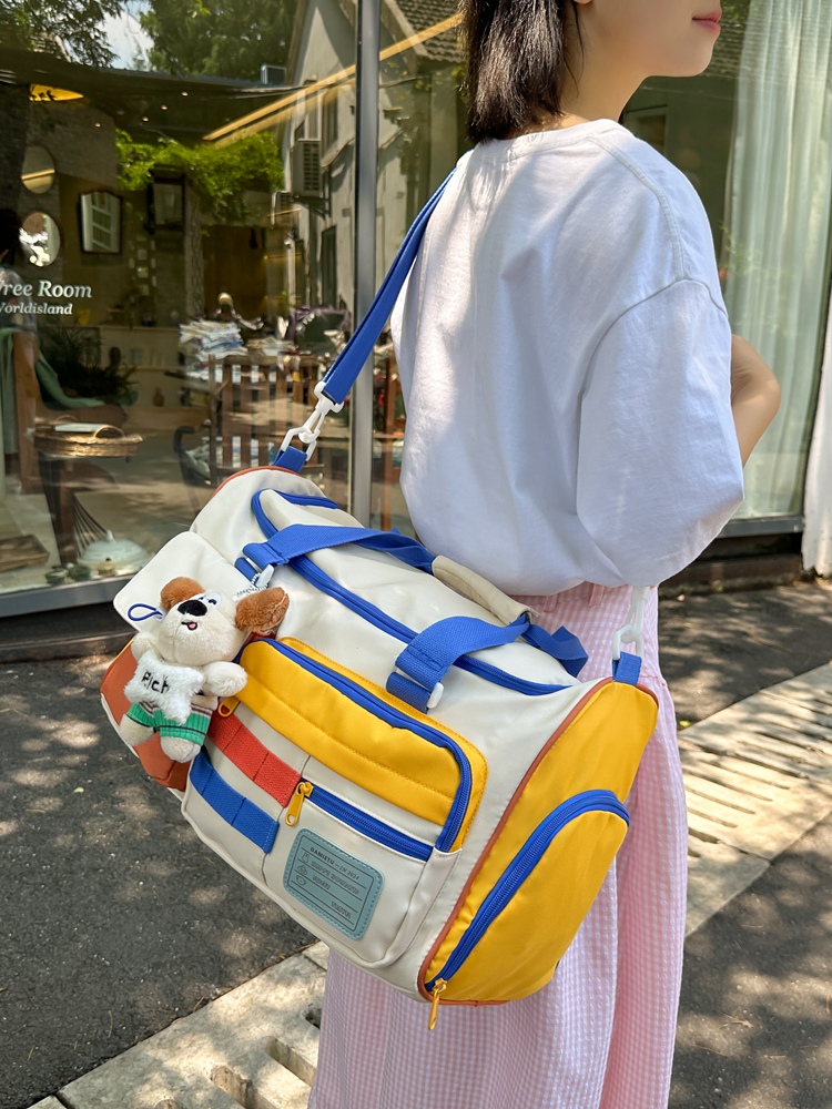 Lightweight Large Capacity Travel Handbag for Women - Stylish Storage Bag for Fitness, Maternity, and Short-Distance Journeys Lightweight Large Capacity Travel Handbag for Women - Stylish Storage Bag for Fitness, Maternity, and Short-Distance Journeys