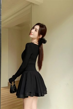 Lightweight Low Neckline Long Sleeve Puff Skirt Little Black Dress, Waist-Cinching Hepburn Style for Birthday Parties
