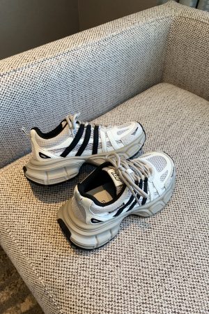 Lightweight Mesh Sports Shoes for Women - Casual Lace-Up Thick-Soled Dad Sneakers, Comfortable & Breathable 2025 Style