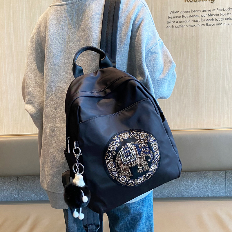 Lightweight Oxford Cloth Backpack for Women - Durable Double Shoulder Bag, Casual School Bag, Versatile Spring 2025 Style Lightweight Oxford Cloth Backpack for Women - Durable Double Shoulder Bag, Casual School Bag, Versatile Spring 2025 Style