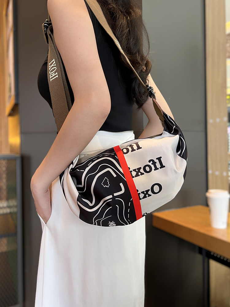 Lightweight Printed Oxford Cloth Dumpling Crossbody Bag for Women - Casual Versatile Shoulder Bag for Spring 2025 Fashion Lightweight Printed Oxford Cloth Dumpling Crossbody Bag for Women - Casual Versatile Shoulder Bag for Spring 2025 Fashion