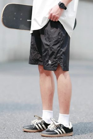 Lightweight Quick-Dry Five-Point Beach Shorts for Men and Women - Casual Outdoor Mountain Style Summer Shorts