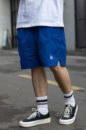 Lightweight Quick-Dry Five-Point Beach Shorts for Men and Women - Casual Outdoor Mountain Style Summer Shorts