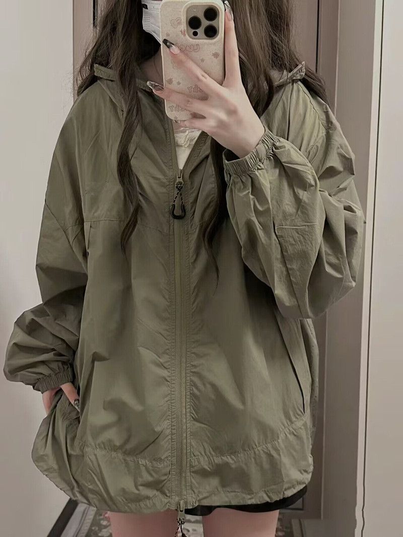 Lightweight Retro Outdoor Sun Protection Jacket for Women - Breathable UV Protection Windbreaker Coat in Loose Fit, Summer Style Lightweight Retro Outdoor Sun Protection Jacket for Women - Breathable UV Protection Windbreaker Coat in Loose Fit, Summer Style