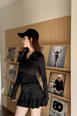Lightweight Sporty Slim Waist Pleated A-Line Dress for Women, Spring Polo Collar Long Sleeve Style, Casual Chic Look