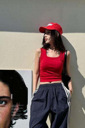 Lightweight U-Shaped Wide Shoulder Strap Vest with Chest Pads - Versatile Casual Women's Fashion for Spring and Summer