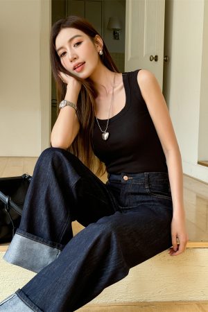 Lightweight U-Shaped Wide Shoulder Strap Vest with Chest Pads - Versatile Casual Women's Fashion for Spring and Summer