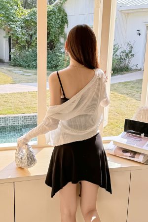 Lightweight V-Neck Knit Cardigan, Ribbed Ice Silk Short Outerwear, Sun Protection Cover-Up Top for Spring and Summer Fashion