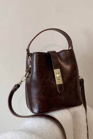 Lightweight Versatile Shoulder Bag for Women - Spring 2025 Commuting Handbag, Travel Crossbody Bag in Chic Design