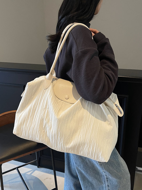 Lightweight Women's Large Capacity Commuter Bag - Fashionable Shoulder Bag for Business Travel, Maternity, and Gym Lightweight Women's Large Capacity Commuter Bag - Fashionable Shoulder Bag for Business Travel, Maternity, and Gym