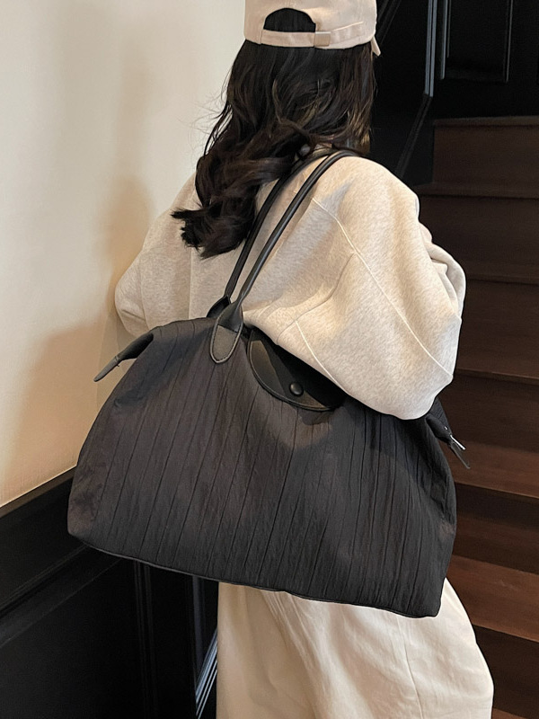 Lightweight Women's Large Capacity Commuter Bag - Fashionable Shoulder Bag for Business Travel, Maternity, and Gym Lightweight Women's Large Capacity Commuter Bag - Fashionable Shoulder Bag for Business Travel, Maternity, and Gym