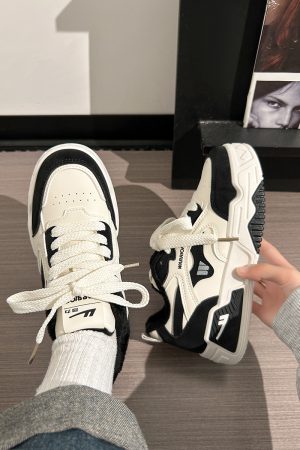 Lightweight Women's White Canvas Sneakers - Breathable Mesh Sports Shoes for Summer - Versatile Casual Footwear