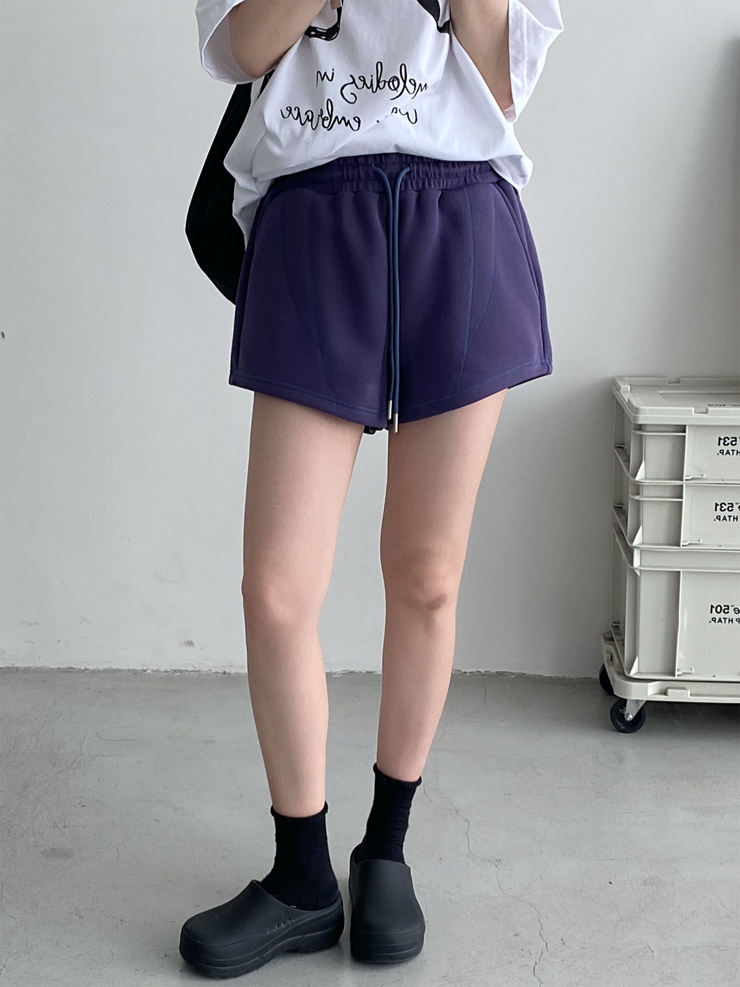 Loose-Fitting Casual Summer Shorts for Outdoor Wear - Comfortable Sports Sweatpants in Sun Grapefruit Color Loose-Fitting Casual Summer Shorts for Outdoor Wear - Comfortable Sports Sweatpants in Sun Grapefruit Color