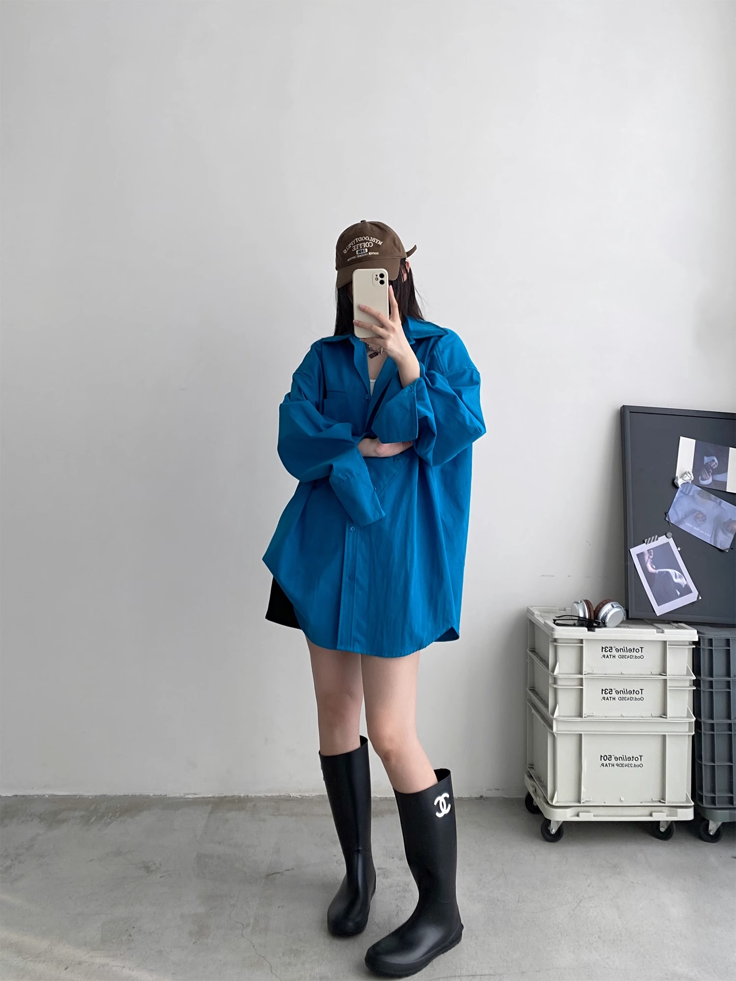 Loose-Fitting Oversized Shirt in Pink and Blue - Flattering High-End Relaxed Fit for Spring and Autumn Fashion Loose-Fitting Oversized Shirt in Pink and Blue - Flattering High-End Relaxed Fit for Spring and Autumn Fashion