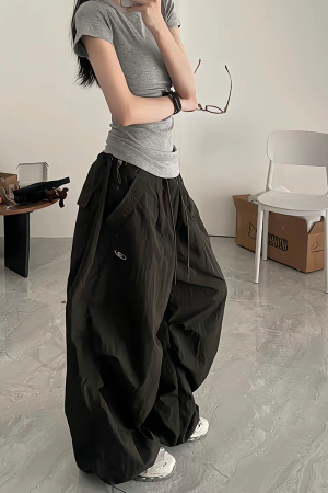 Loose Wide-Leg White Cargo Pants for Women - American Hip-Hop Style Jazz Dance Casual Sports Trousers with Slimming Drape