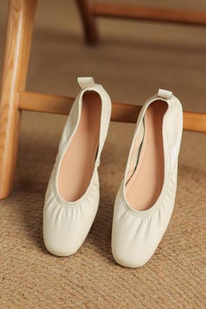 Low-Heeled Chunky Sole Genuine Leather Moccasin Flats - Ultra-Soft Small Shoes for Comfortable Everyday Wear