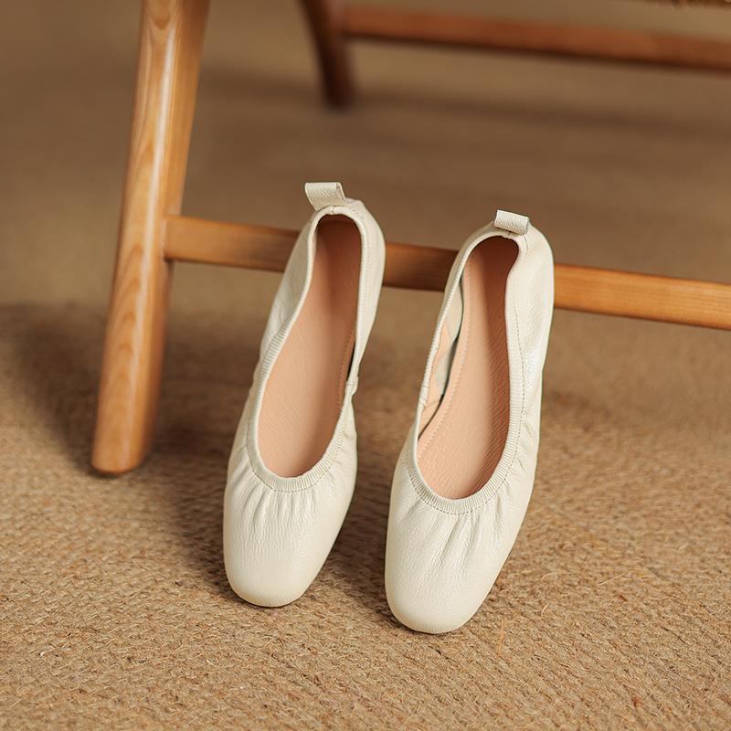 Low-Heeled Chunky Sole Genuine Leather Moccasin Flats - Ultra-Soft Small Shoes for Comfortable Everyday Wear Low-Heeled Chunky Sole Genuine Leather Moccasin Flats - Ultra-Soft Small Shoes for Comfortable Everyday Wear