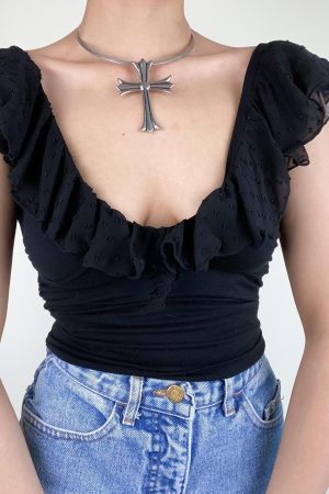 Low-Neck Ruffled Backless Short Tank Top for Women with Flutter Sleeves - Romantic French Vacation Style, Slim Fit