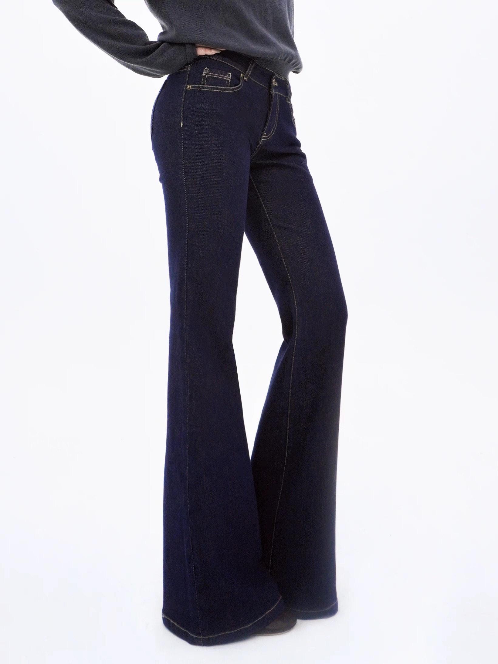 Low-Rise Raw Color Straight-Leg Flared Jeans - 90s Vintage Inspired Denim for Effortless Style Low-Rise Raw Color Straight-Leg Flared Jeans - 90s Vintage Inspired Denim for Effortless Style