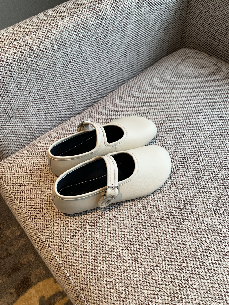 Mary Jane Flats for Women - 2025 Spring Style, Lambskin, One-Strap Buckle, Soft Sole, Shallow Mouth, Chic Flat Shoes Mary Jane Flats for Women - 2025 Spring Style, Lambskin, One-Strap Buckle, Soft Sole, Shallow Mouth, Chic Flat Shoes