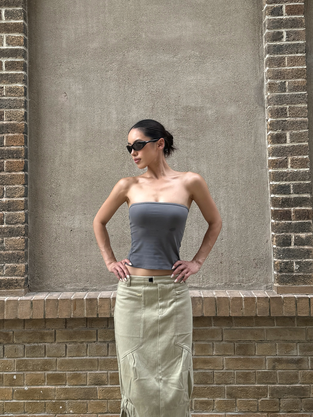 Matte Charcoal Gray Strapless Dress with Soft Stretch Fabric, Tight Fit, and Bust Support - Perfect for Y2K Style Matte Charcoal Gray Strapless Dress with Soft Stretch Fabric, Tight Fit, and Bust Support - Perfect for Y2K Style