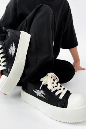 Men's and Women's Lightning Derby Shoes - Genuine Leather Casual Sneakers with Milk Flavor Sole - Stylish Commuter Footwear for Couples