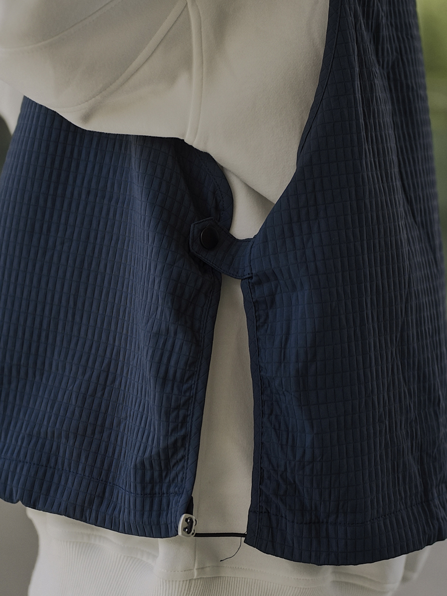 Men's Japanese Spring Hooded Vest - Loose Sleeveless Jacket for City Boy Outdoor Style Men's Japanese Spring Hooded Vest - Loose Sleeveless Jacket for City Boy Outdoor Style