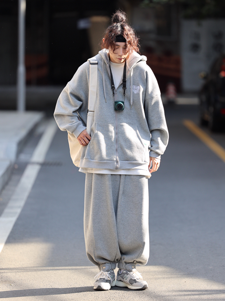 Men's Japanese-Style Fleece-Lined Hooded Sweatshirt, Loose Fit Solid Color Jacket for Autumn and Winter, Versatile City Style Men's Japanese-Style Fleece-Lined Hooded Sweatshirt, Loose Fit Solid Color Jacket for Autumn and Winter, Versatile City Style