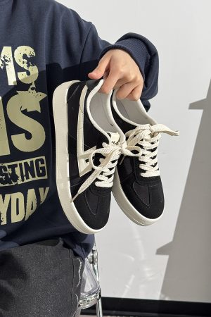 Men's Retro Black Canvas Sneakers - Summer Minimalist Soft-Soled Commuting Shoes, Stylish Breathable Design