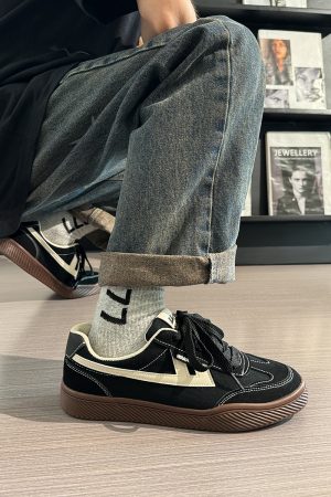 Men's Retro Black Canvas Sneakers - Summer Minimalist Soft-Soled Commuting Shoes, Stylish Breathable Design