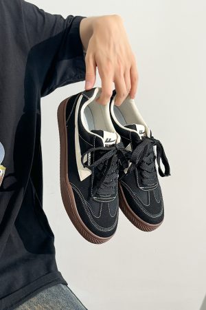 Men's Retro Black Canvas Sneakers - Summer Minimalist Soft-Soled Commuting Shoes, Stylish Breathable Design