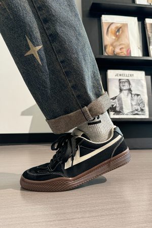 Men's Retro Black Canvas Sneakers - Summer Minimalist Soft-Soled Commuting Shoes, Stylish Breathable Design