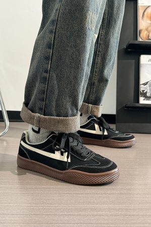 Men's Retro Black Canvas Sneakers - Summer Minimalist Soft-Soled Commuting Shoes, Stylish Breathable Design