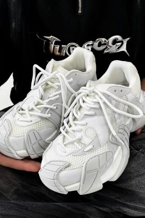 Men's Retro Black Knight Octopus Dad Shoes - Breathable Mesh Hiking Sneakers for Couples with Big Toe Design