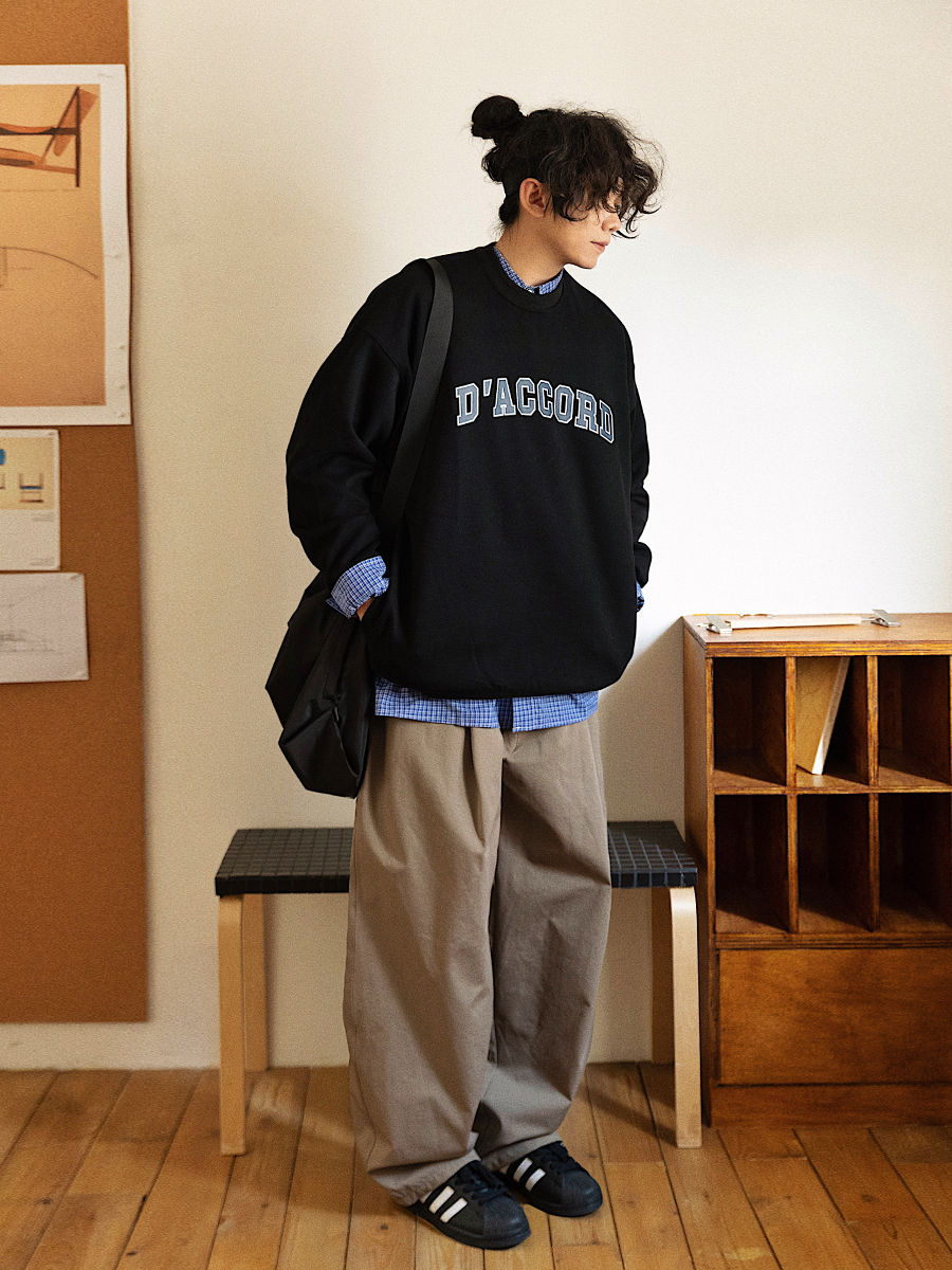 Men's Wide-Leg Casual Pants with Curved Blade Design & Elastic Waist - Versatile Spring Trend for 90s Inspired Style Men's Wide-Leg Casual Pants with Curved Blade Design & Elastic Waist - Versatile Spring Trend for 90s Inspired Style