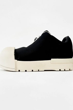 Mickey Mouse Big Head Canvas Shoes for Men and Women, Round Toe Cute Thick-Soled Sports Dad Shoes, Trendy Bread Shell Design